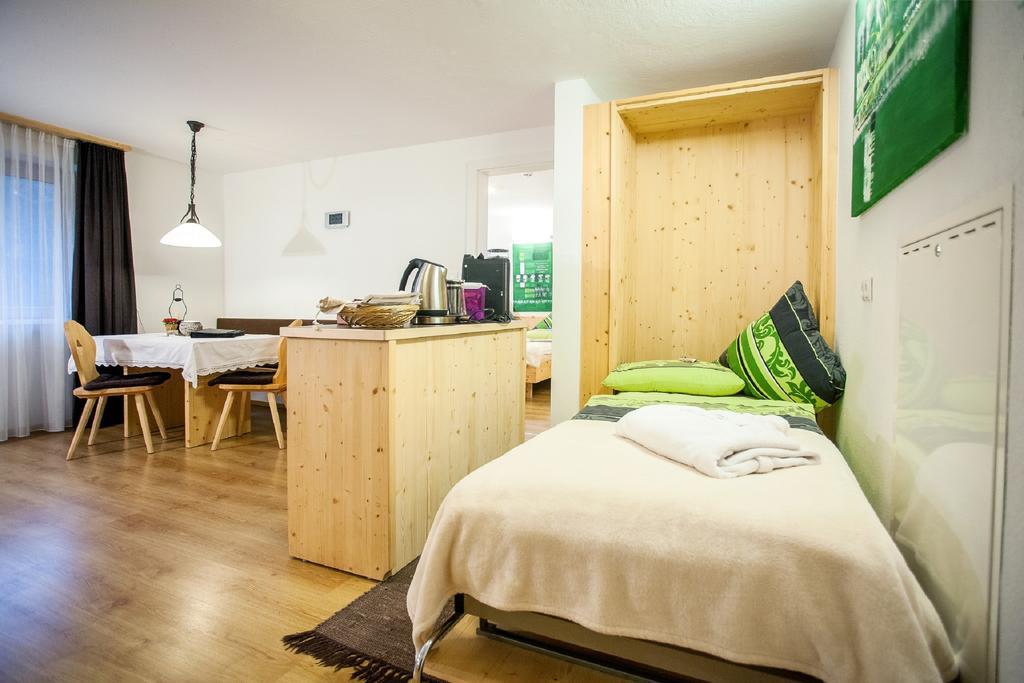 Gästehaus Waldrand Garni Wiesing Exteriör bild