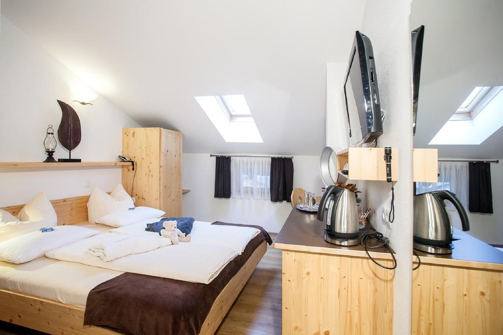 Gästehaus Waldrand Garni Wiesing Exteriör bild